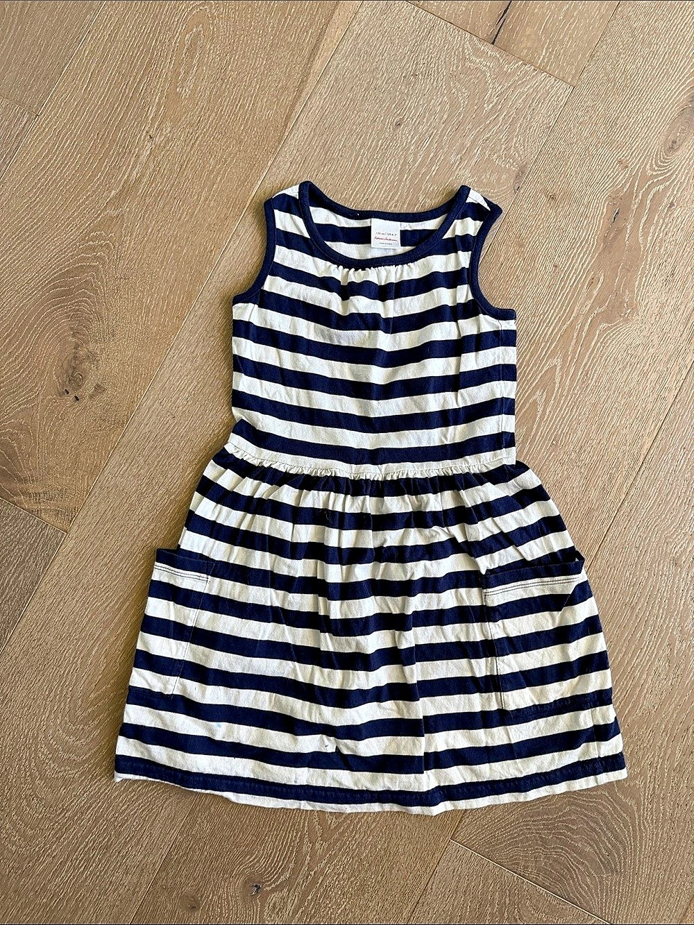 Hanna Andersson Sleeveless Playground Dress with Pockets Girls 6-7